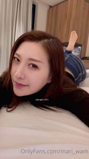 年轻漂亮小嫩妹在车里和炮友车震直播 妹子清纯可爱 口交啪啪很是诱人