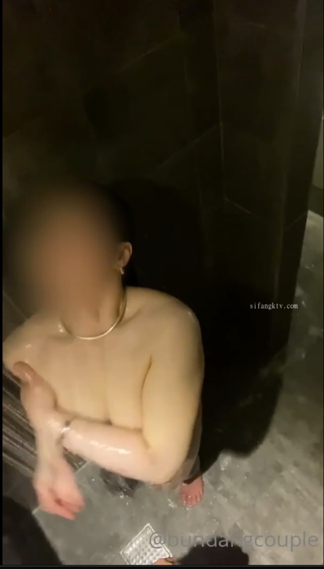 继兄弟从他的继妹身上弄出妓女！ POV - 家庭治疗 | 第2部分